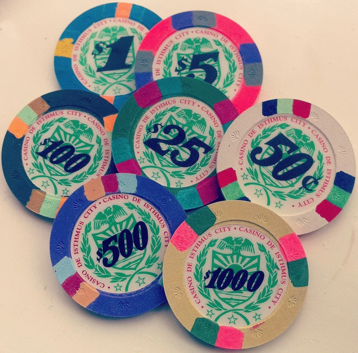Casino-Atmosphäre mit warmem Licht